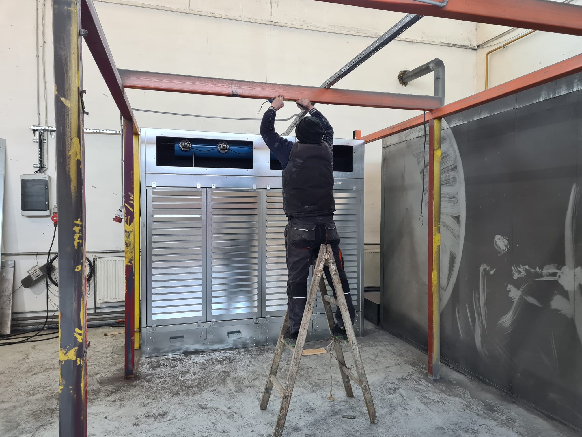 Usisni filtracijski zid za plastifikaciju – modularno rješenje za kabine izrađene u vlastitoj režiji uz Tehnoprah tehničku podršku