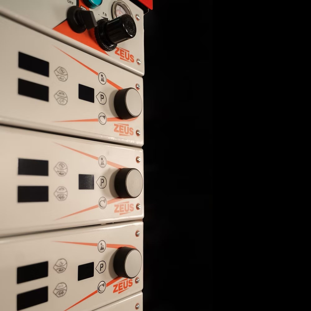 Upravljački sustavi i Industrija 4.0 – digitalna kontrola i automatizacija procesa plastifikacije i praškastog lakiranja