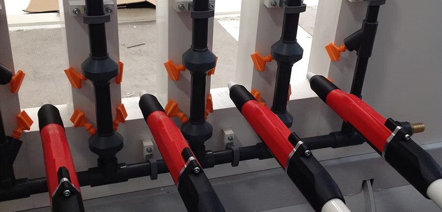 Automatski pištolj za nanošenje boje u prahu JGUN A1 i A1L za industrijske sustave plastifikacije.